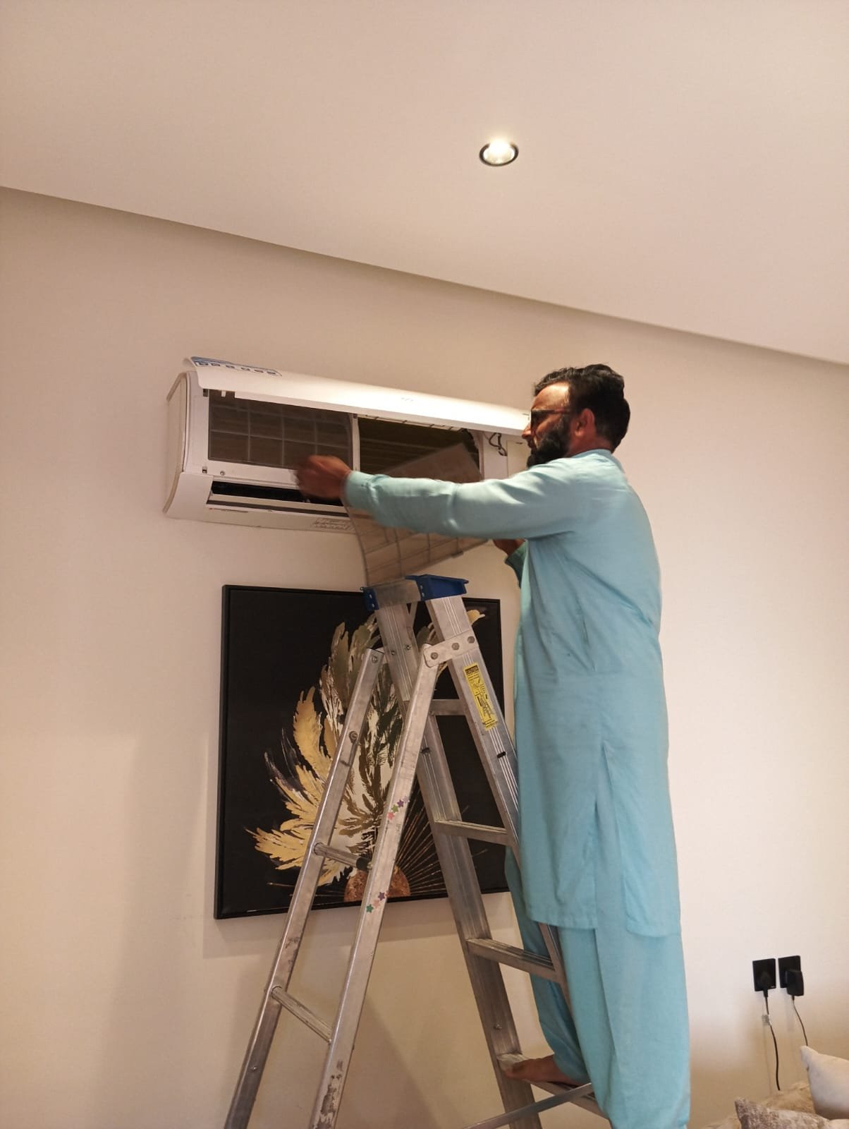 صيانة مكيف داخلي