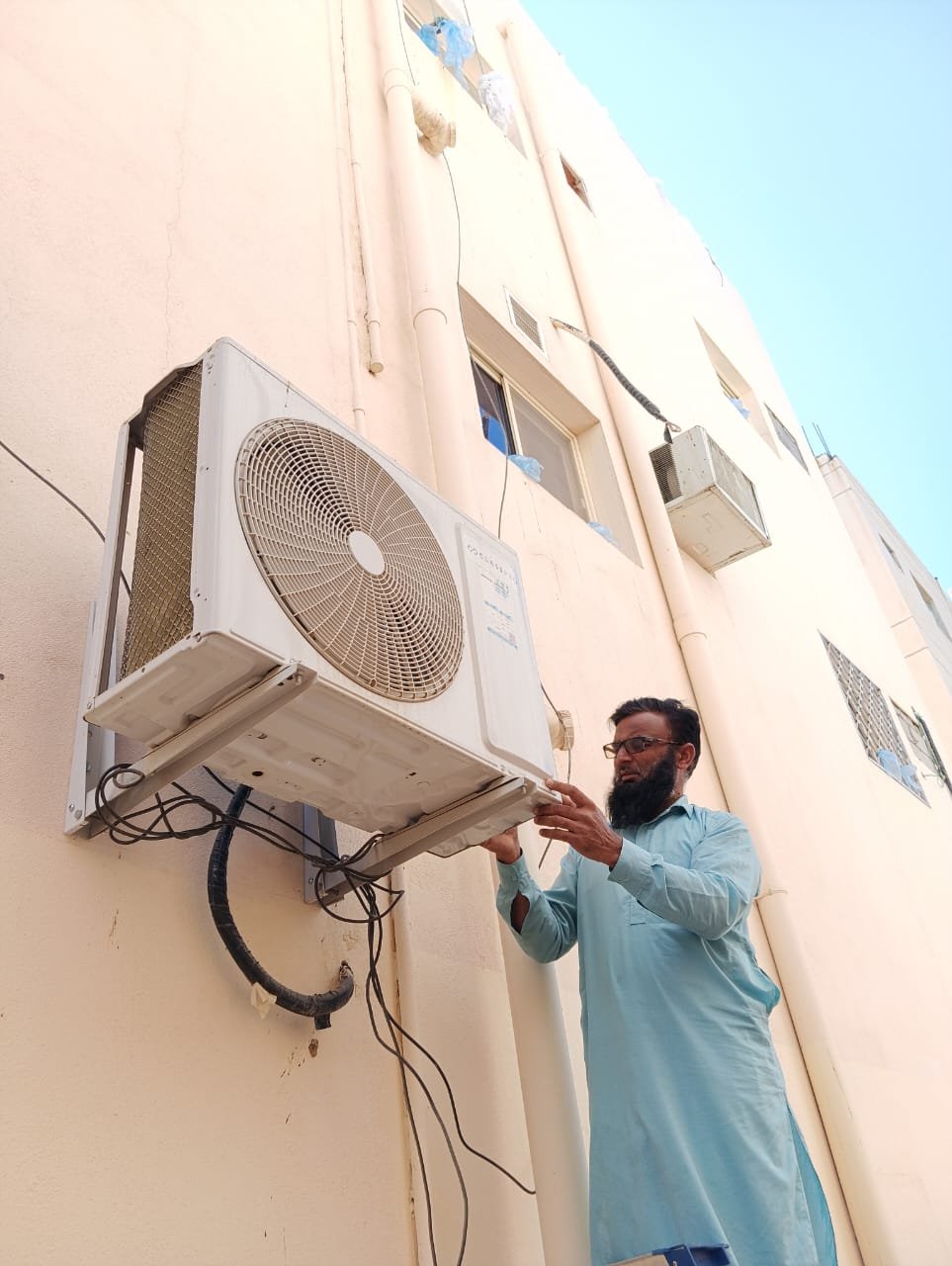 صيانة وحدة خارجية